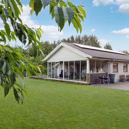 Holiday home 4 Bedroom Beautiful In