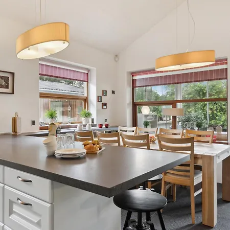 4 Bedroom Beautiful In 度假居