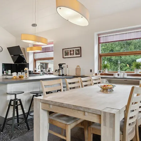 Ferienhaus 4 Bedroom Beautiful In *