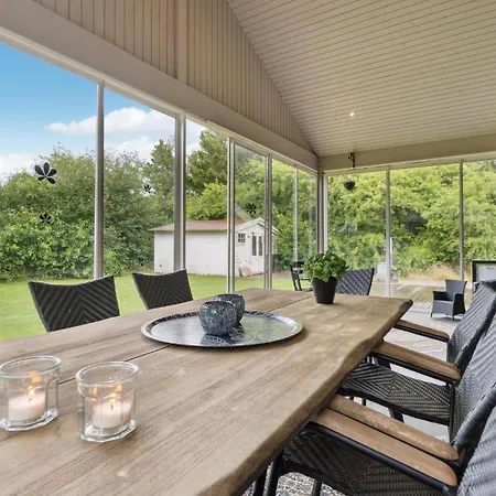 4 Bedroom Beautiful In * Oksbøl