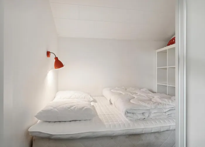 4 Bedroom Beautiful In Feriehus