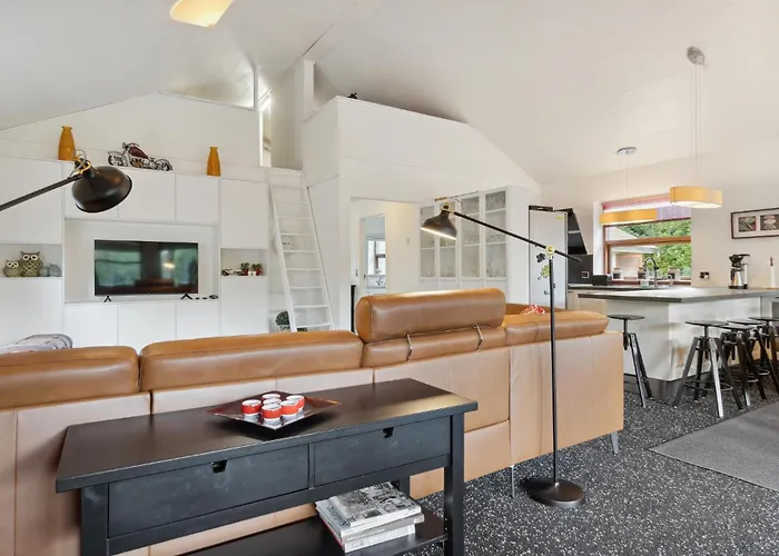 4 Bedroom Beautiful In Feriehus *