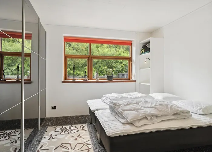 Feriehus 4 Bedroom Beautiful In
