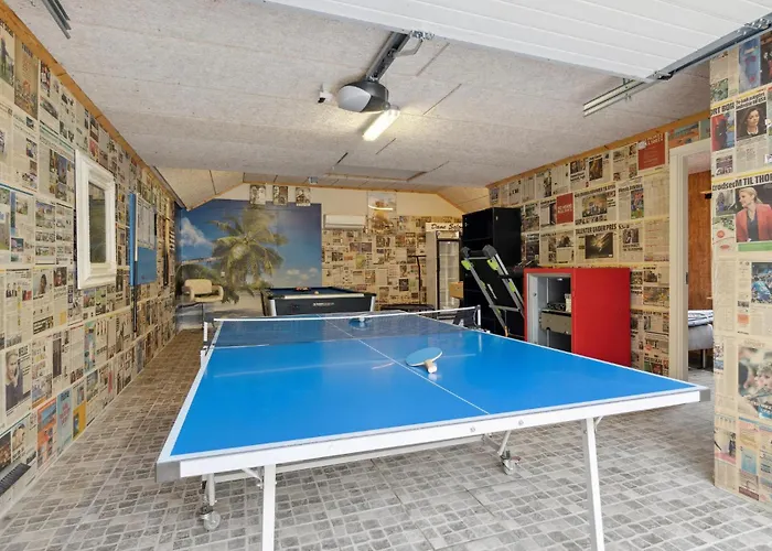Feriehus 4 Bedroom Beautiful In