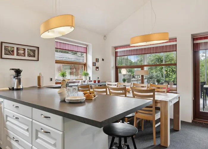 4 Bedroom Beautiful In Feriehus